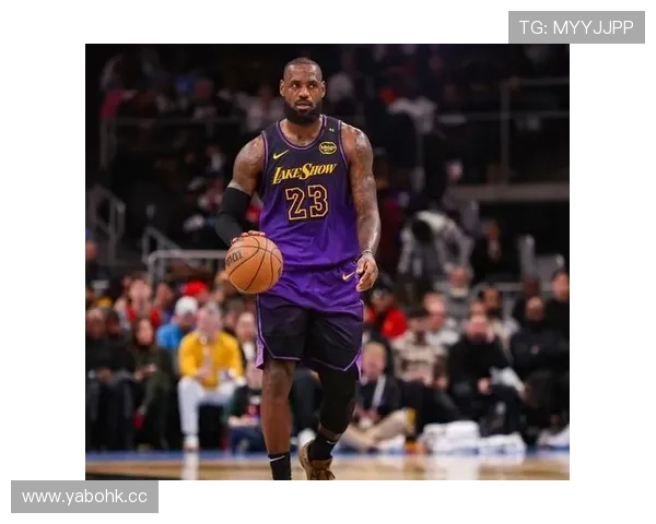 詹姆斯训练营表现抢眼 主帅盛赞其领导力与全面能力 詹姆斯训练营表现抢眼 主帅盛赞其领导力与全面能力