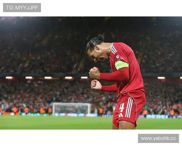 萨拉赫与教练组积极互动持续探索新战术推动球队进步 萨拉赫与教练组积极互动持续探索新战术推动球队进步