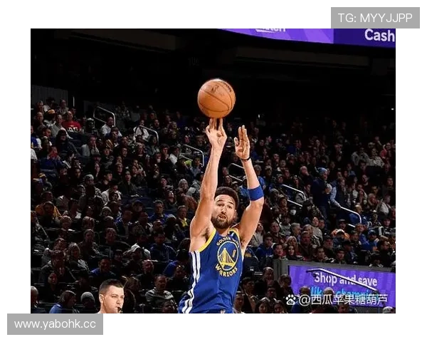 里夫斯三节砍下22分6板6助 三分球7投5中展现稳定成熟表现